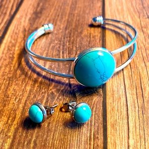 Turquoise matching bracelet and earrings set